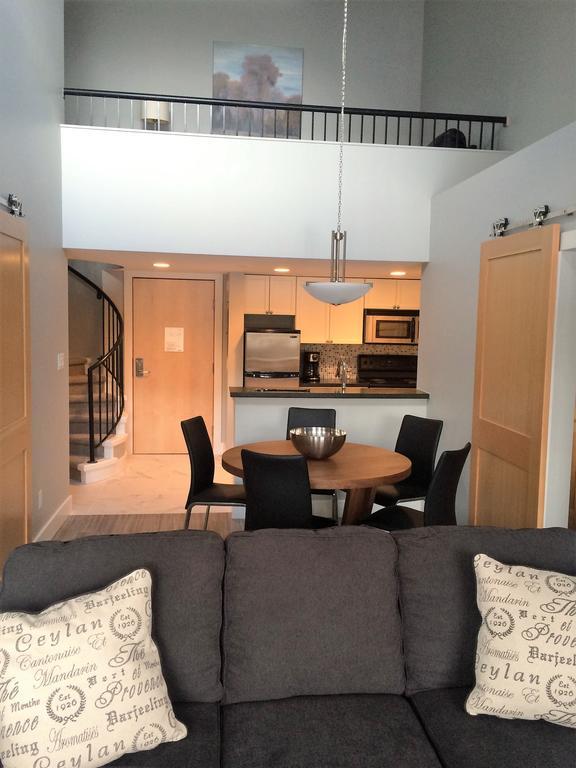 Tyndalstone Lodge 3 Bedroom In The Heart Of Village North Whistler Bagian luar foto