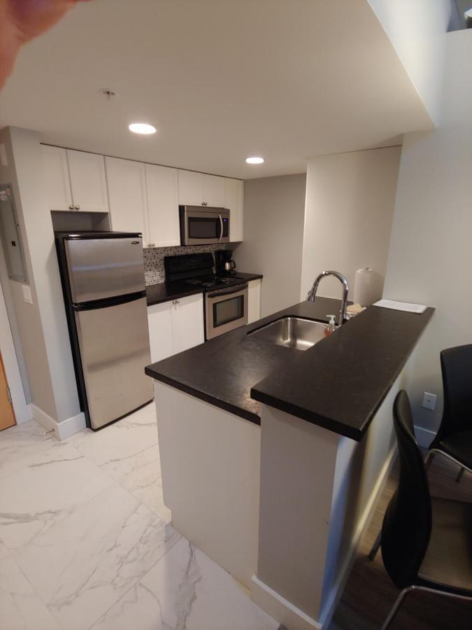 Tyndalstone Lodge 3 Bedroom In The Heart Of Village North Whistler Bagian luar foto