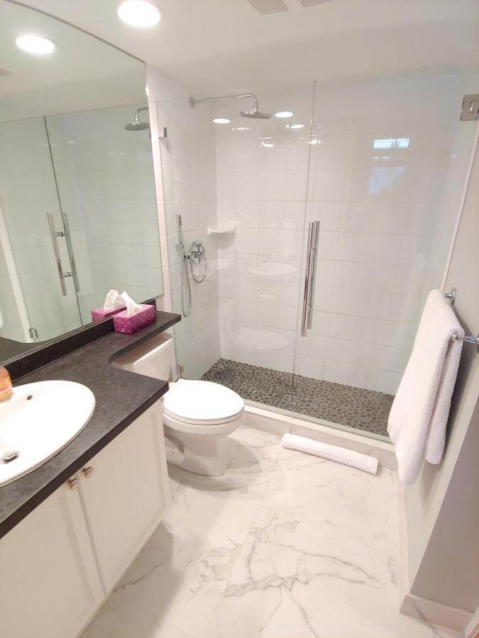 Tyndalstone Lodge 3 Bedroom In The Heart Of Village North Whistler Bagian luar foto